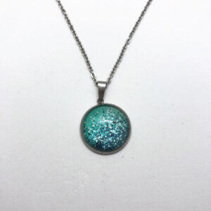 dark green necklace